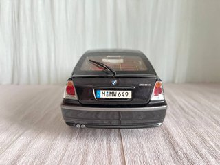 Kyosho 1:18 BMW 325ti E46 Compact Nero
