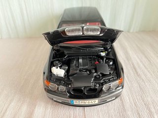Kyosho 1:18 BMW 325ti E46 Compact Nero