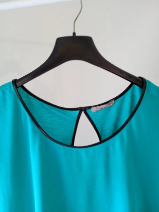 Conjunto Blusa Turquesa y Pantalón Negro ancho
