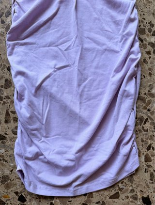 Vestido lila fruncido