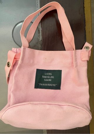Bolsos y maquillaje infantil