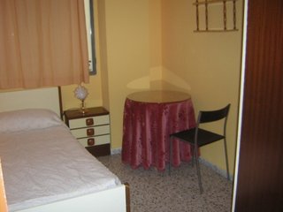 SE ALQUILA HABITACION EN JAEN CAPITAL