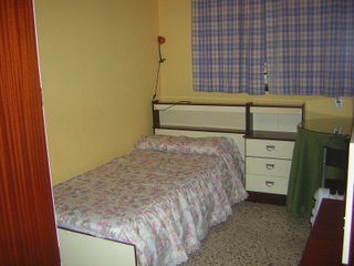 SE ALQUILA HABITACION EN JAEN CAPITAL