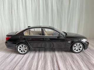 Bmw 530i E60 Scala 1:18 Nero