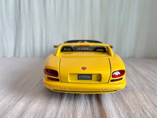 Burago Dodge Viper Gialla 1:18