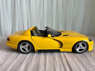 Burago Dodge Viper Gialla 1:18