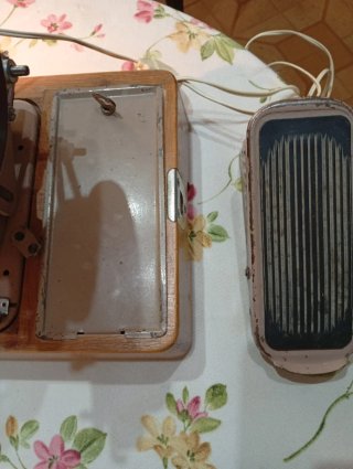 Máquina de coser Singer con maleta