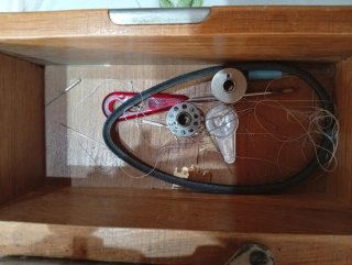 Máquina de coser Singer con maleta