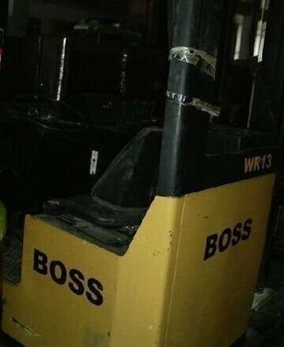 ** CARRETILLA RETRACTIL BOSS