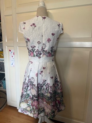 Vestido floral Fórmula Joven blanco