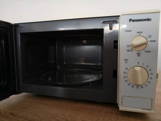 Microondas Panasonic Blanco 800W Grill