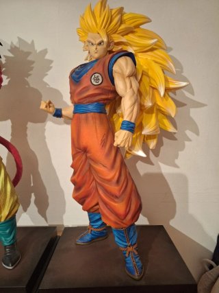 Figura Goku Super Saiyan 3 JT