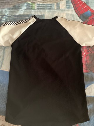 Camiseta Negra y Blanca Talla M