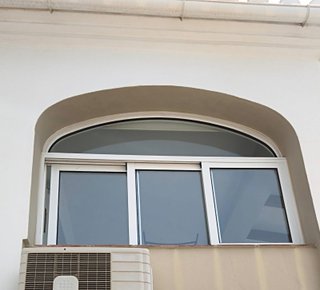 Ventana corredera aluminio blanca