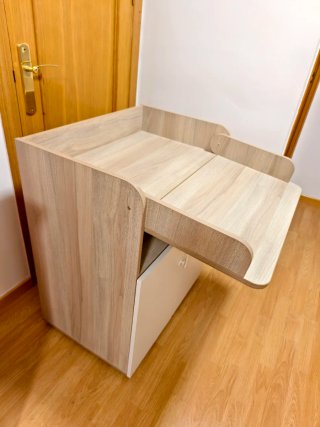 Cambiador de bebé compacto
