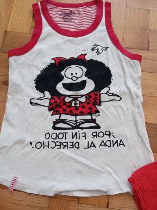 Pijama Mafalda Top y Shorts Rojo