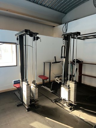 Máquina de gimnasio: Jalon, Remo, Cruce