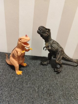 Figuras de dinosaurios (2 unidades)