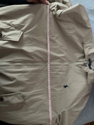 Cazadora bomber color beige