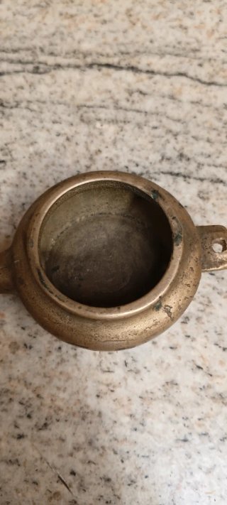 Tetera de latón antigua