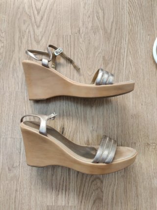 Sandalias Unisa Talla 39 Doradas/Plateadas