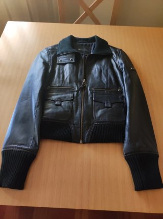 Chaqueta de cuero negra mujer