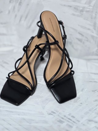 Sandalias de tacón negras