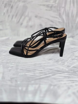 Sandalias de tacón negras