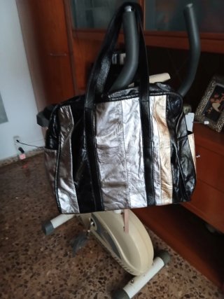 Bolso Negro y Plateado