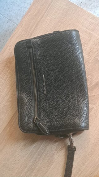 Bolso de mano Salvatore Ferragamo negro