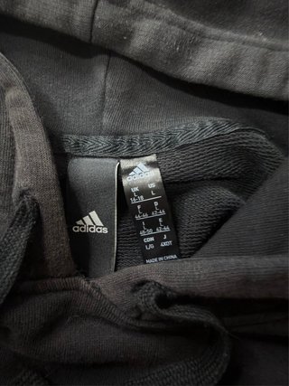 Sudadera Adidas Negra con Capucha Logo Bordado