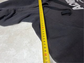 Sudadera Adidas Negra con Capucha Logo Bordado