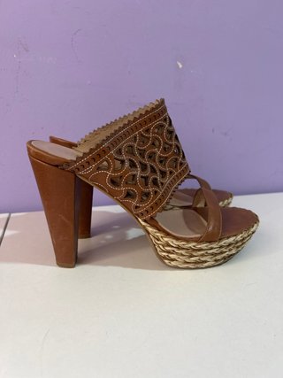 Sandalias tacón Pepe Castell Marrones