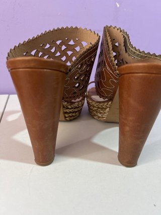 Sandalias tacón Pepe Castell Marrones