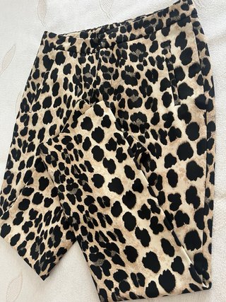 Pantalones Zara estampado leopardo
