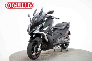 KYMCO AK 550