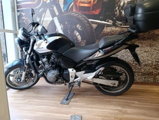 Honda CB 600 F Naked Negra/Blanca