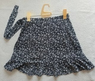 El arte de una falda con contraste