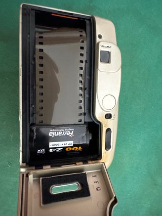 Yashica Zoomate 105 fotocamera analogica 35mm