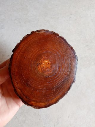 Portacenere artigianale in legno massiccio