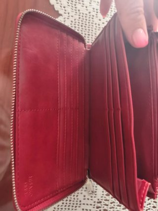 Monedero grande rojo acolchado, sin estrenar