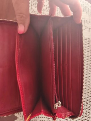 Monedero grande rojo acolchado, sin estrenar