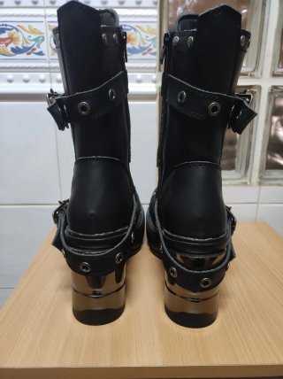 Botas de plataforma negras con cremallera
