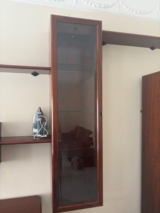 Muebles de salón comedor  madera oscura.