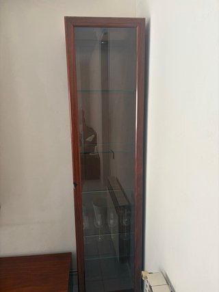 Muebles de salón comedor  madera oscura.