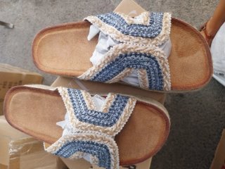 Sandalias plataforma tejidas beige y azul. NUEVAS