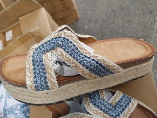 Sandalias plataforma tejidas beige y azul. NUEVAS