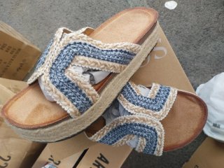 Sandalias plataforma tejidas beige y azul. NUEVAS