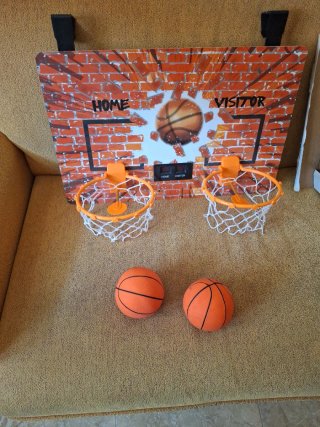Canasta de baloncesto doble para interiores .