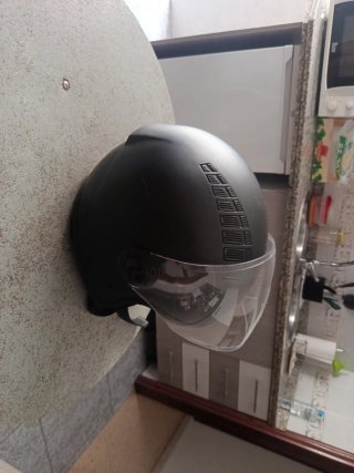 Casco de moto BHR con visera